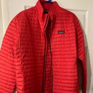 Patagonia puff jacket